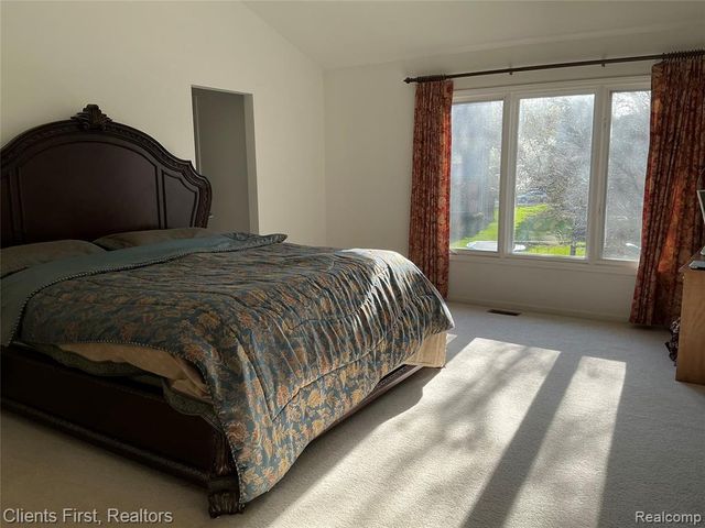 41074 Scarborough Lane, Novi, MI 48375