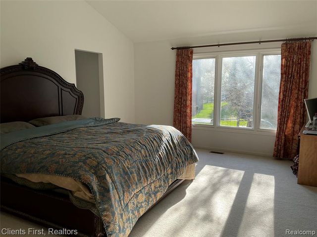 41074 Scarborough Lane, Novi, MI 48375