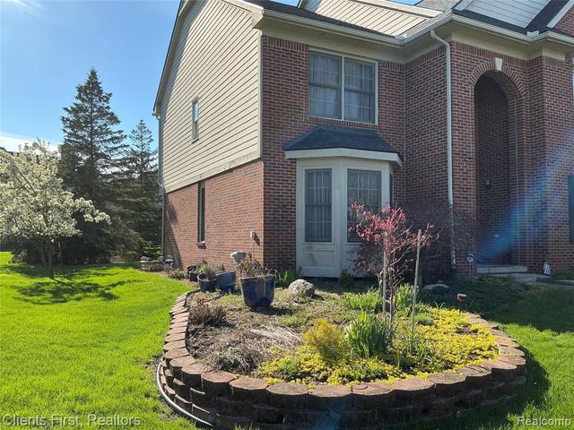 41074 Scarborough Lane, Novi, MI 48375