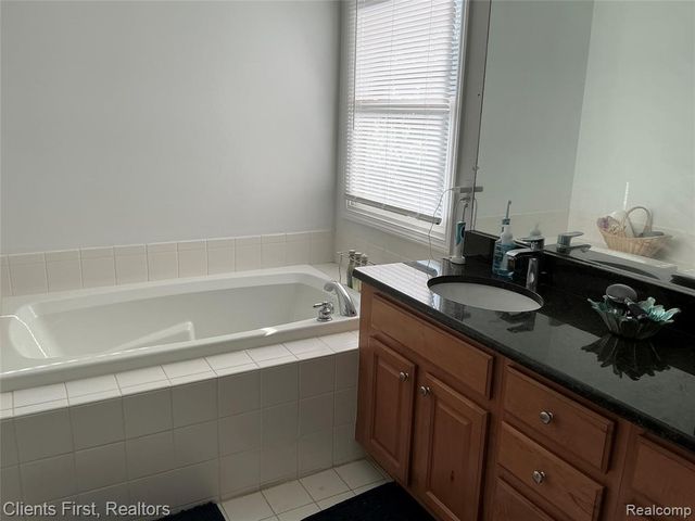 41074 Scarborough Lane, Novi, MI 48375