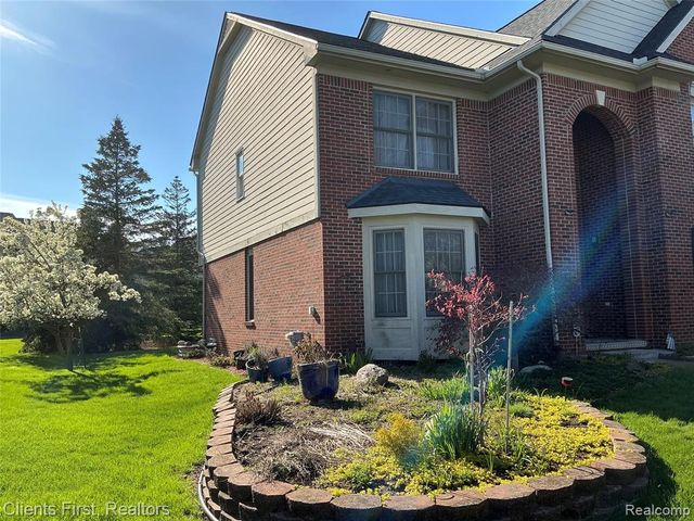 41074 Scarborough Lane, Novi, MI 48375
