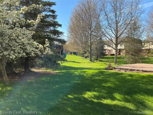 41074 Scarborough Lane, Novi, MI 48375