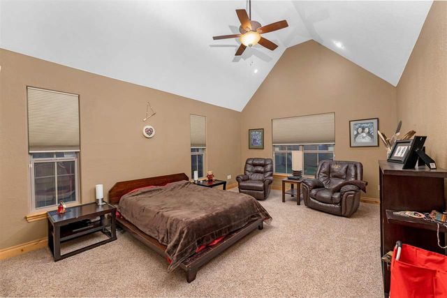 3710 NE Eastlake Dr, Lawton, OK 73507