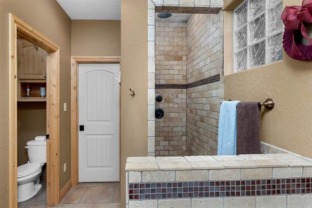 3710 NE Eastlake Dr, Lawton, OK 73507