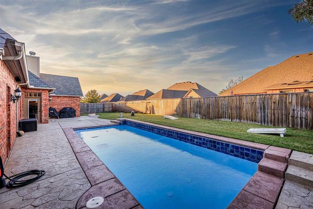 3710 NE Eastlake Dr, Lawton, OK 73507