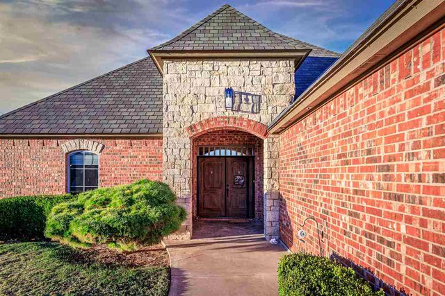 3710 NE Eastlake Dr, Lawton, OK 73507