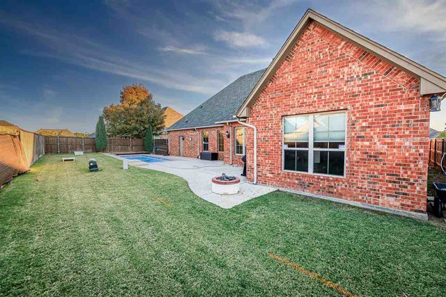 3710 NE Eastlake Dr, Lawton, OK 73507