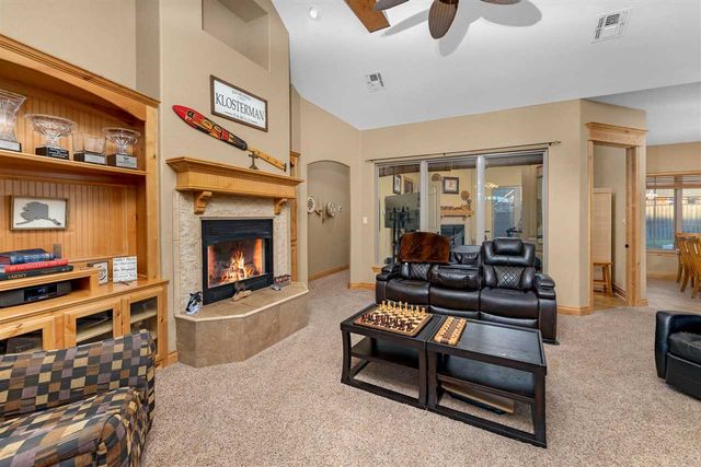 3710 NE Eastlake Dr, Lawton, OK 73507