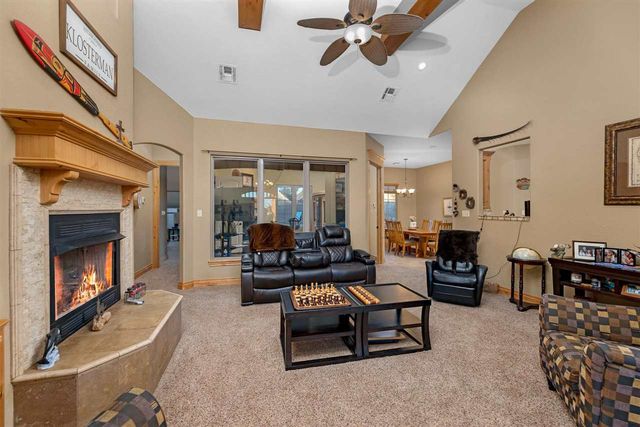 3710 NE Eastlake Dr, Lawton, OK 73507