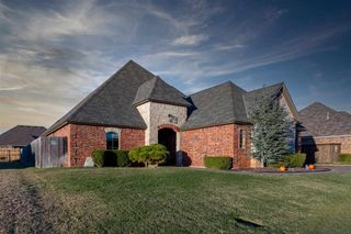 3710 NE Eastlake Dr, Lawton, OK 73507