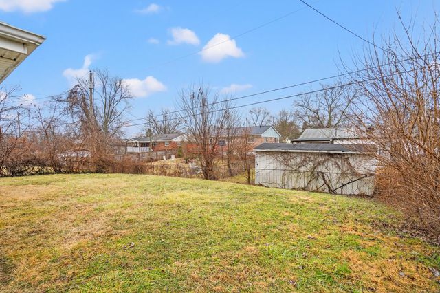 40 Plymouth Lane, Elsmere, KY 41018