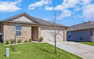 1425 London WAY, Lockhart, TX 78644