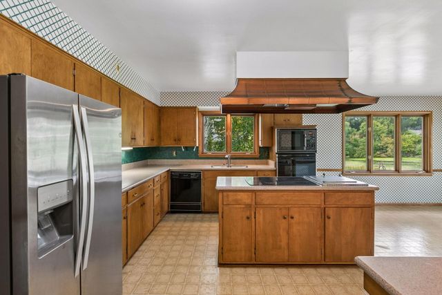 4900 Killarney Drive, Golden Valley, MN 55422