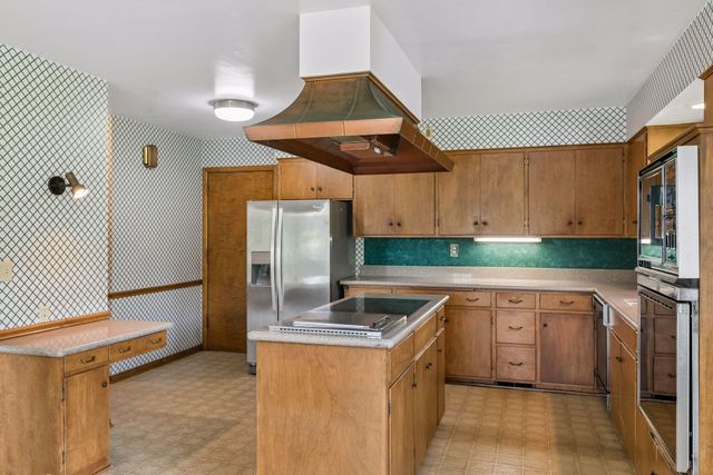 4900 Killarney Drive, Golden Valley, MN 55422