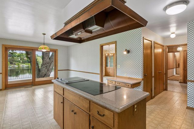 4900 Killarney Drive, Golden Valley, MN 55422