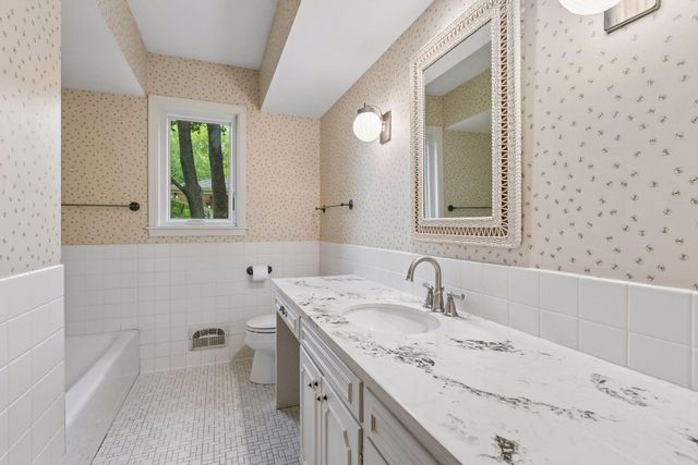 4900 Killarney Drive, Golden Valley, MN 55422