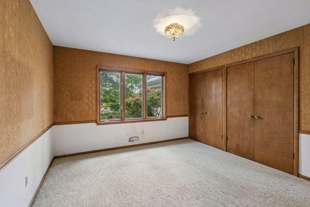 4900 Killarney Drive, Golden Valley, MN 55422