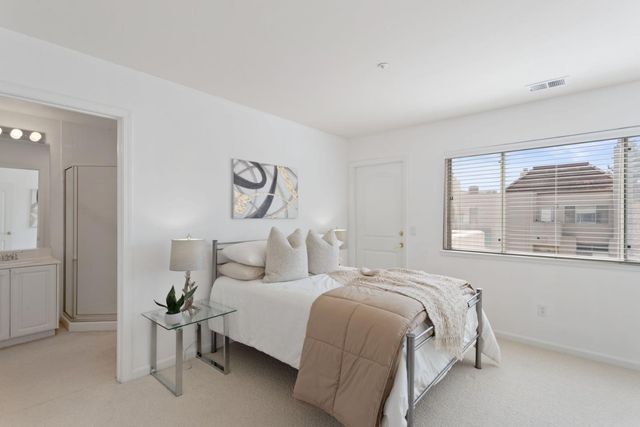 2573 Park Boulevard U204, Palo Alto, CA 94306