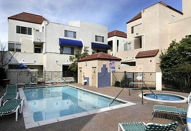 2573 Park Boulevard U204, Palo Alto, CA 94306