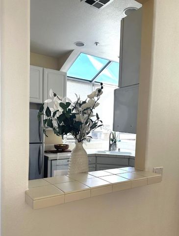 2573 Park Boulevard U204, Palo Alto, CA 94306