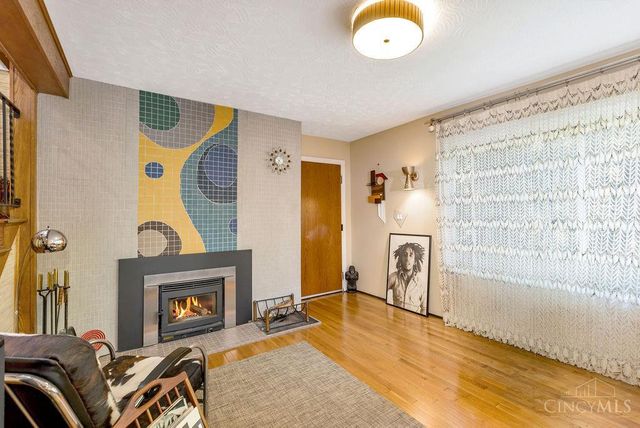415 W Galbraith Road, Wyoming, OH 45215