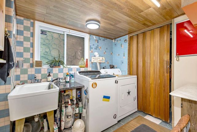415 W Galbraith Road, Wyoming, OH 45215