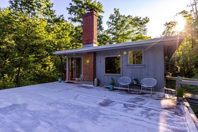 415 W Galbraith Road, Wyoming, OH 45215