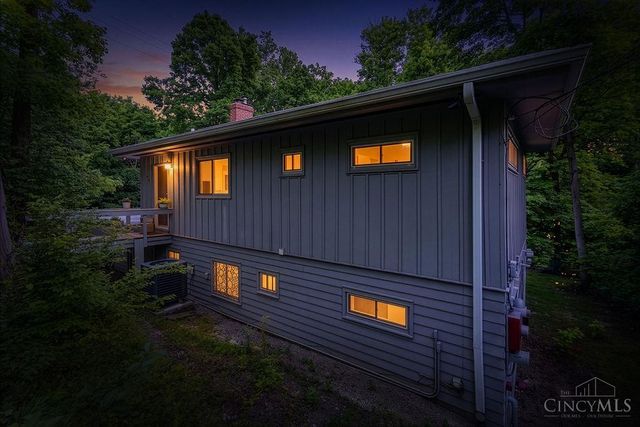 415 W Galbraith Road, Wyoming, OH 45215