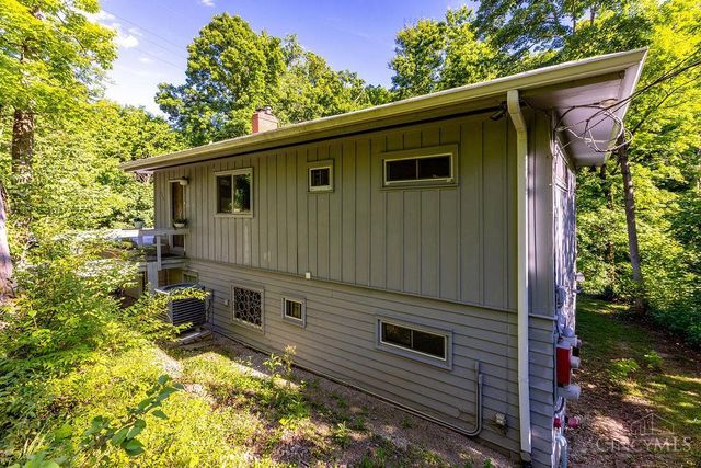 415 W Galbraith Road, Wyoming, OH 45215