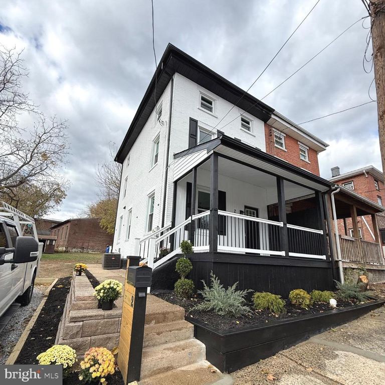 2 CHURCH ST, Brookhaven, PA 19015