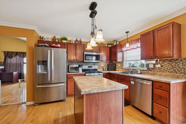 26334 W Silver Stream Drive, Channahon, IL 60410