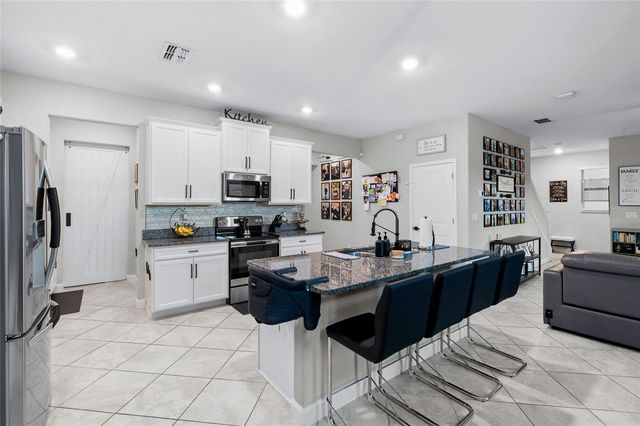 6246 ENGLISH HOLLOW ROAD, Tampa, FL 33647