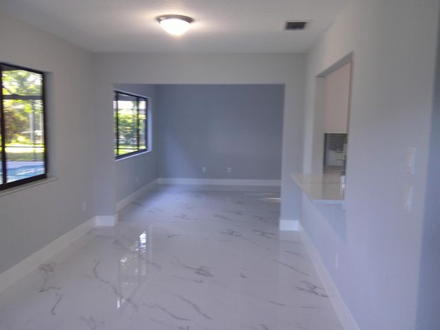 2433 SE Gowin Drive, Port St Lucie, FL 34952