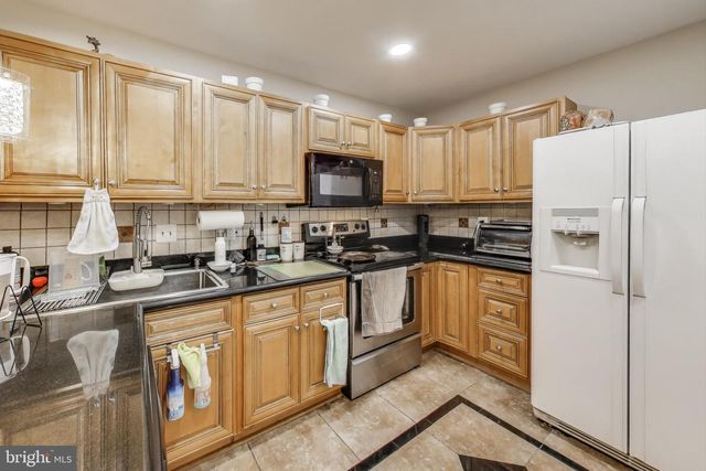 6147 STONEPATH CIR, Centreville, VA 20120