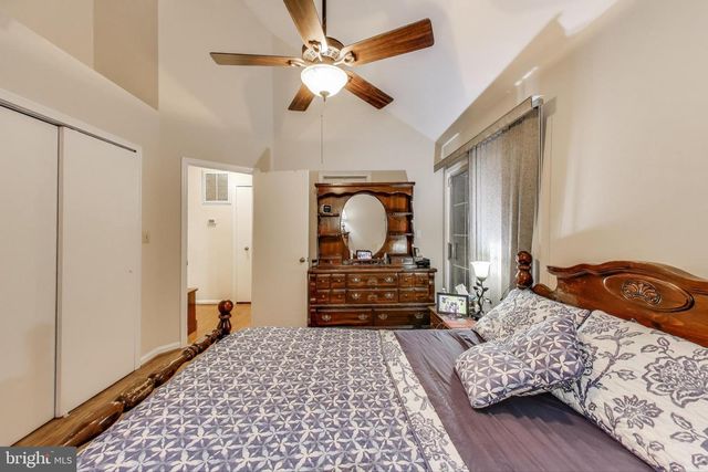 6147 STONEPATH CIR, Centreville, VA 20120