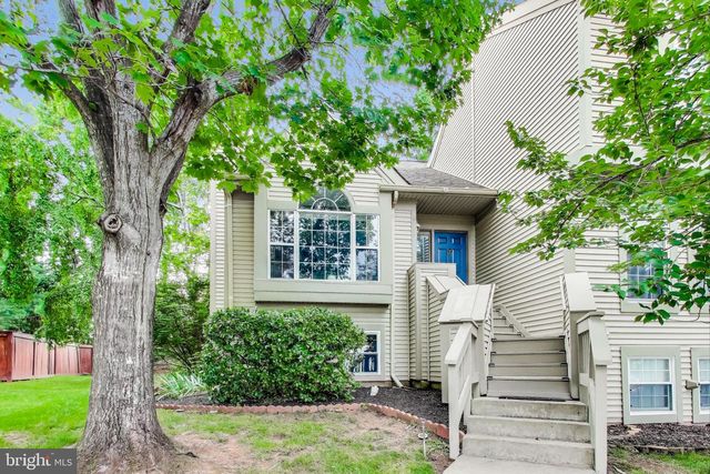 6147 STONEPATH CIR, Centreville, VA 20120