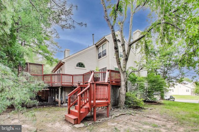 6147 STONEPATH CIR, Centreville, VA 20120