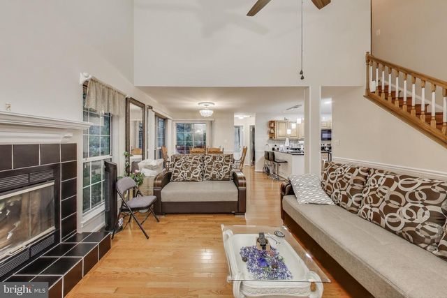 6147 STONEPATH CIR, Centreville, VA 20120