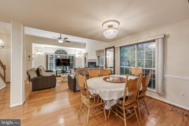 6147 STONEPATH CIR, Centreville, VA 20120