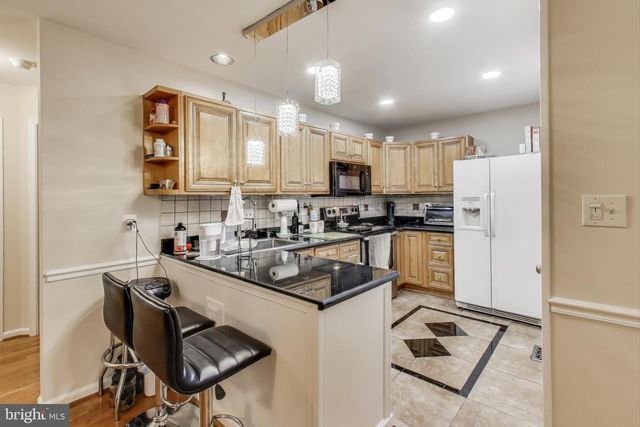 6147 STONEPATH CIR, Centreville, VA 20120