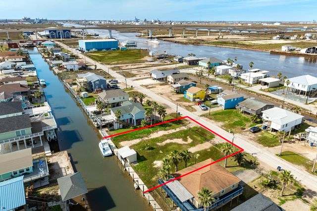 402 Shark Lane, Surfside Beach, TX 77541