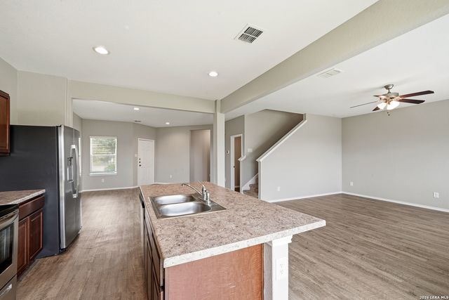 13016 Lineberry, St Hedwig, TX 78152