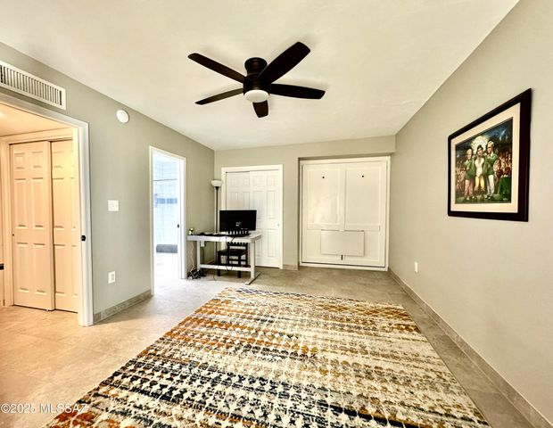 4847 N Vía Entrada, Tucson, AZ 85718