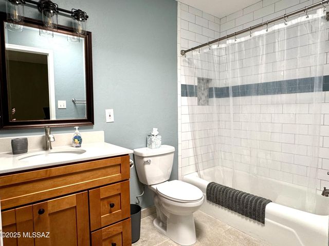 4847 N Vía Entrada, Tucson, AZ 85718