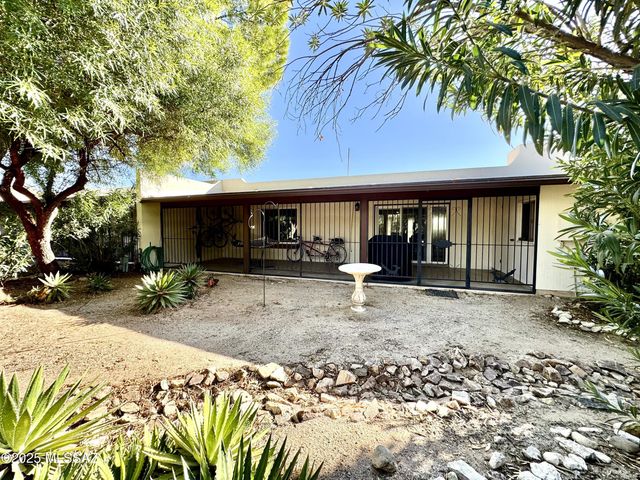 4847 N Vía Entrada, Tucson, AZ 85718