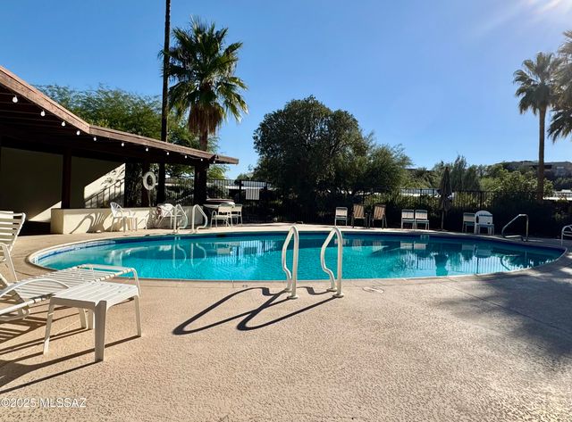 4847 N Vía Entrada, Tucson, AZ 85718