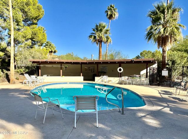 4847 N Vía Entrada, Tucson, AZ 85718