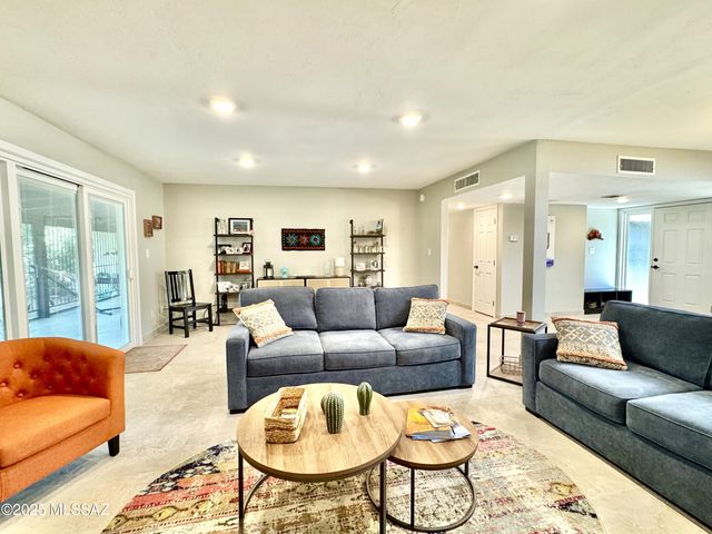 4847 N Vía Entrada, Tucson, AZ 85718