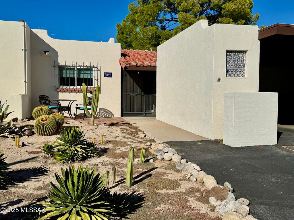 4847 N Vía Entrada, Tucson, AZ 85718