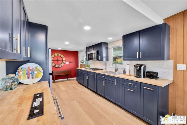 155 Laguna, Palm Springs, CA 92264